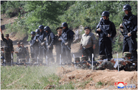 Ким Чен Ын наблюдает за тренировкой военных перед отправкой в Россию