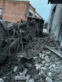 Последствия удара по заводу «Стрела» в населенном пункте Суземка в Брянской области
