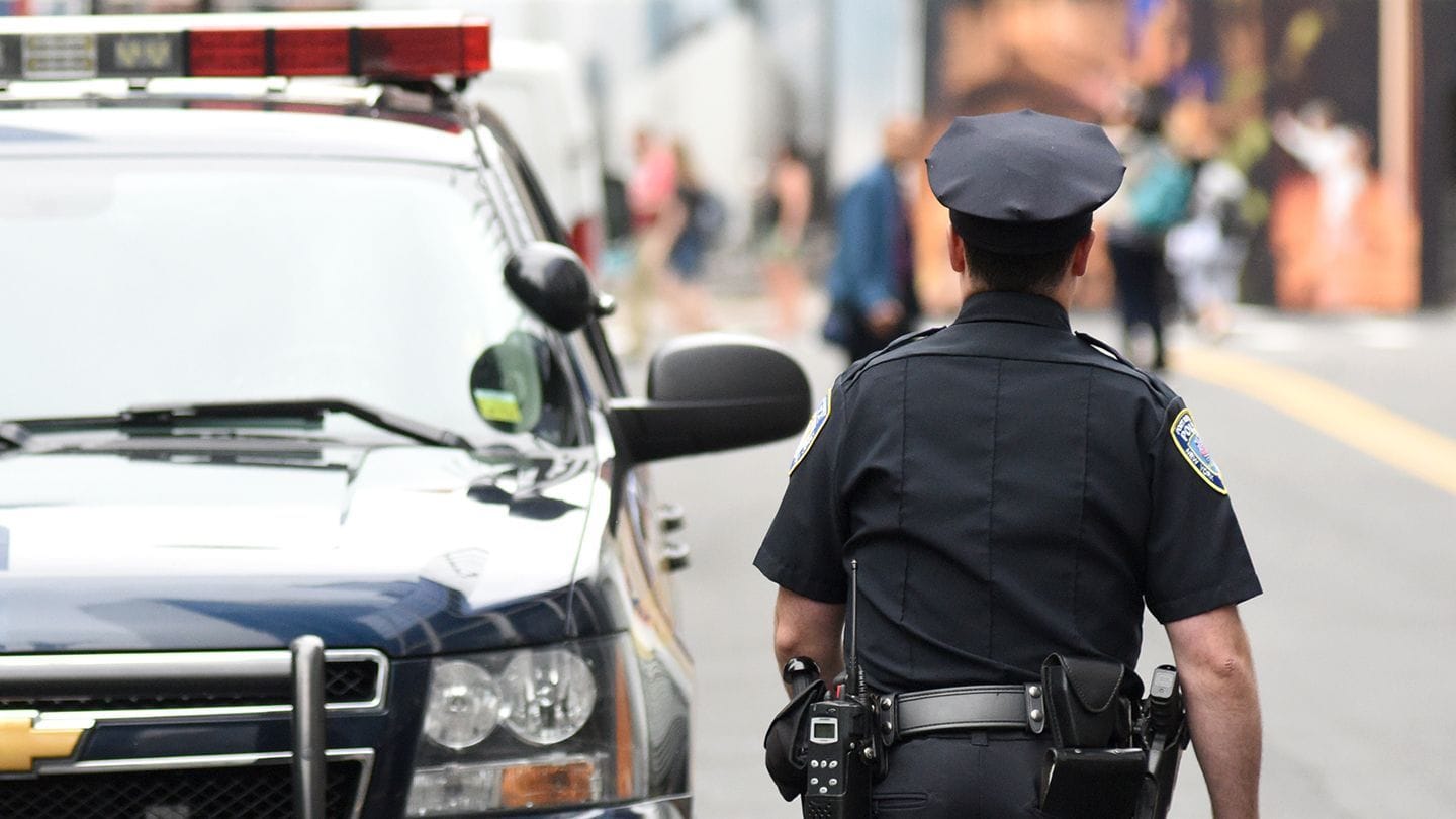 В США спасли 16-летнюю девочку от похитителя. Она попросила о помощи вирусным жестом из TikTok