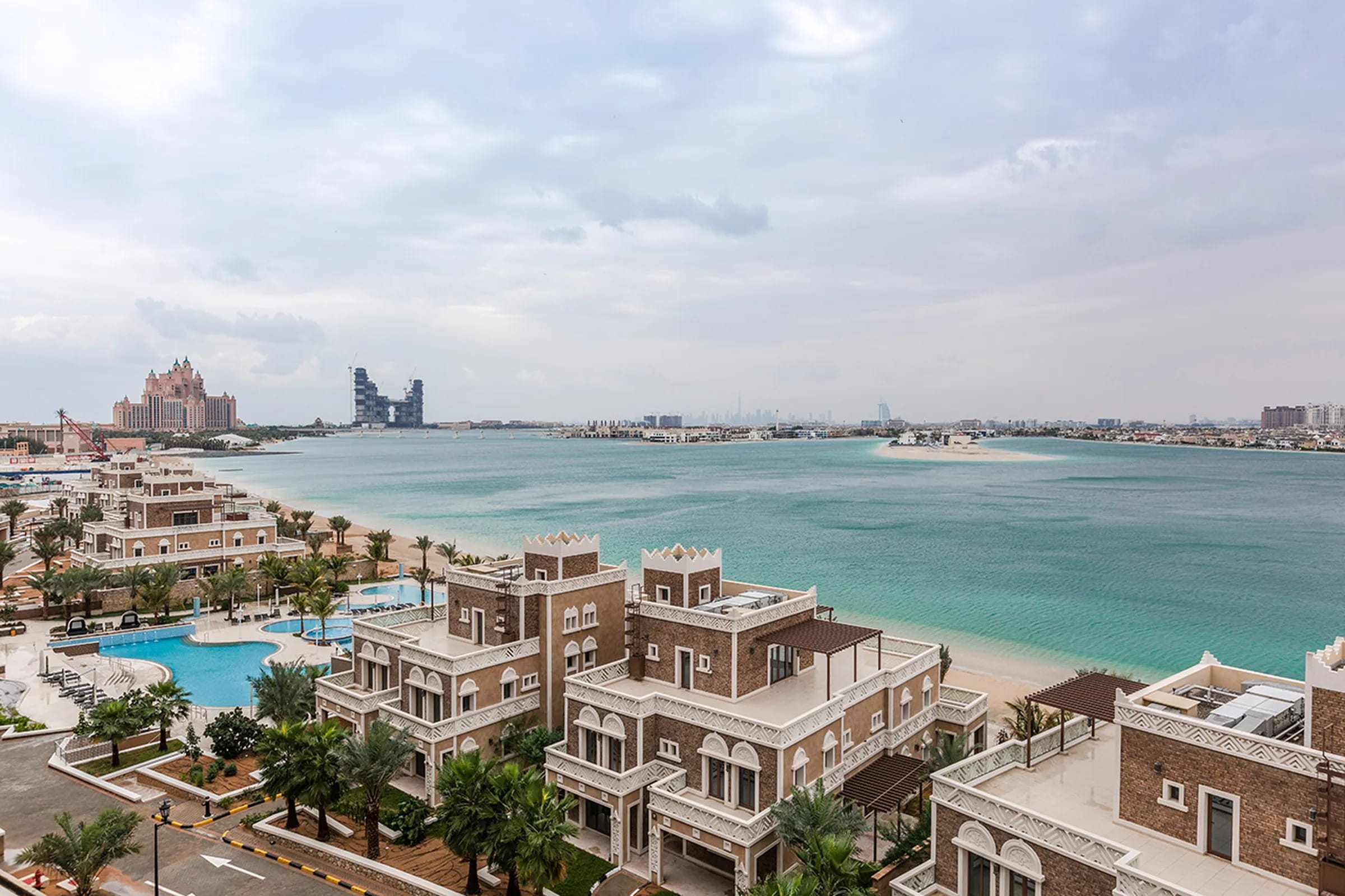 «Важные истории»: в Дубае обнаружена недвижимость более ста российских депутатов, чиновников, соратников Кадырова и фигурантов уголовных дел