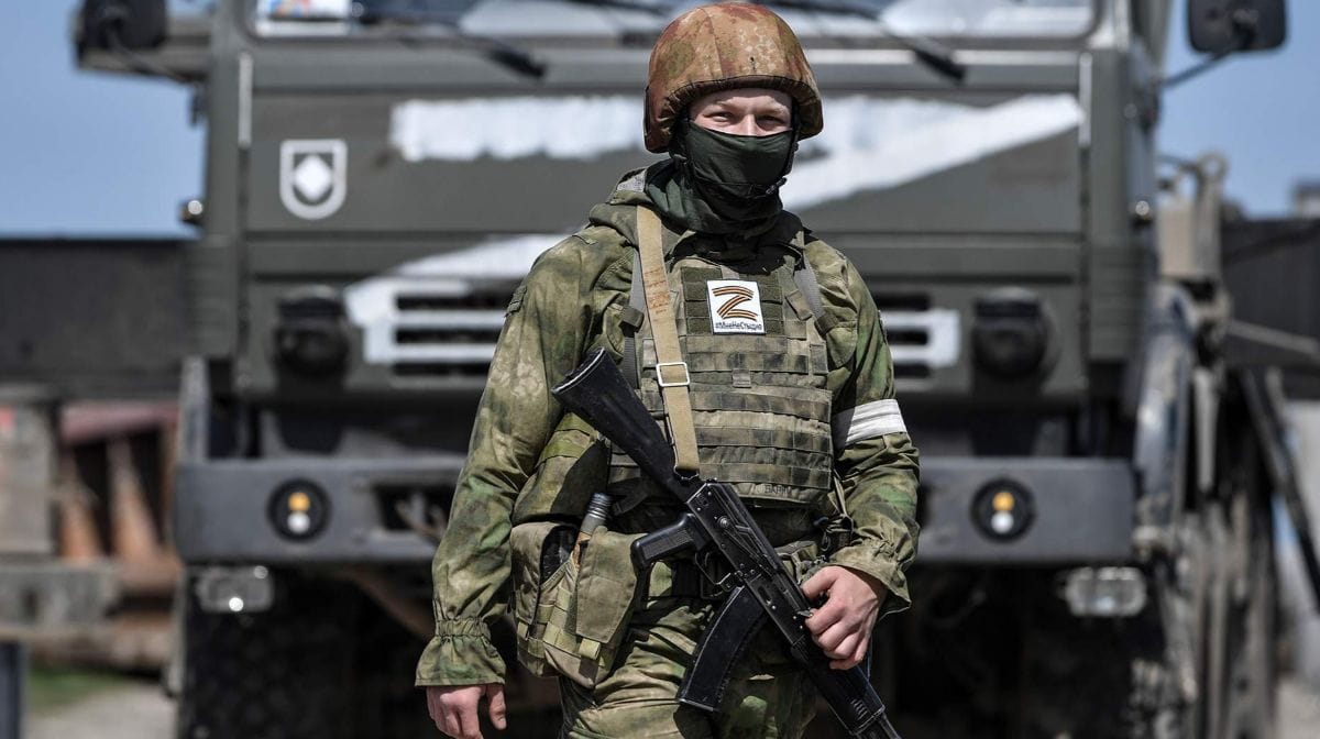 Власти Узбекистана предупредили мигрантов об опасности оказаться на войне России с Украиной 