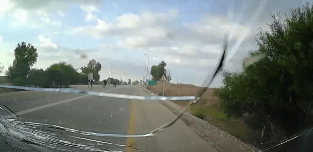 «Ты один, а за тобой — женщины, дети и младенцы»: как израильтяне защищали свои дома от боевиков ХАМАС