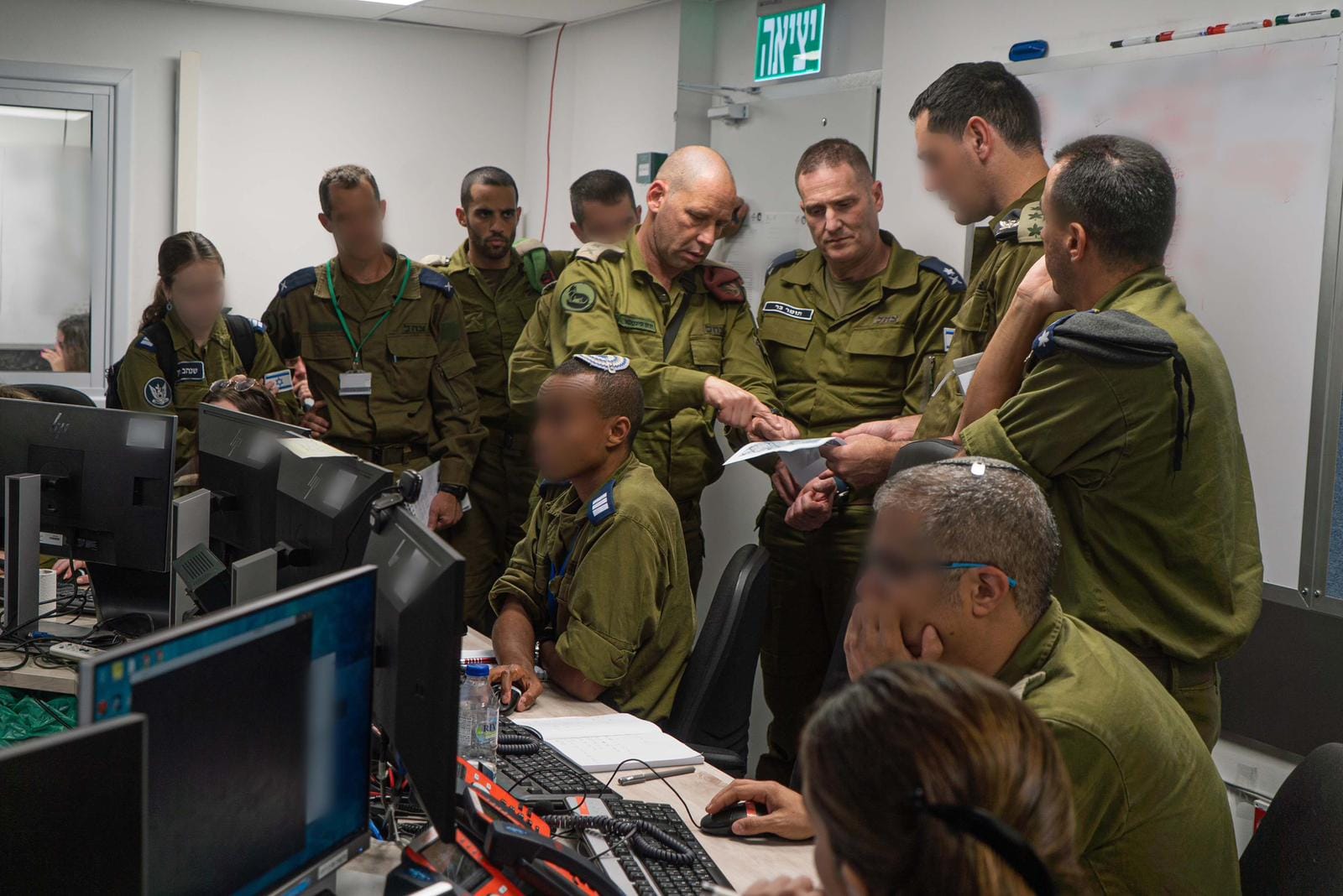 Израиль снова провел рейд в секторе Газа, задействовав в этот раз танки, бронетехнику и истребители