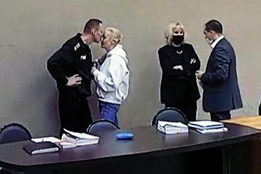 Сотни дней в ШИЗО, пыточные условия и издевательства. Как выжившего после отравления Навального убивали в России