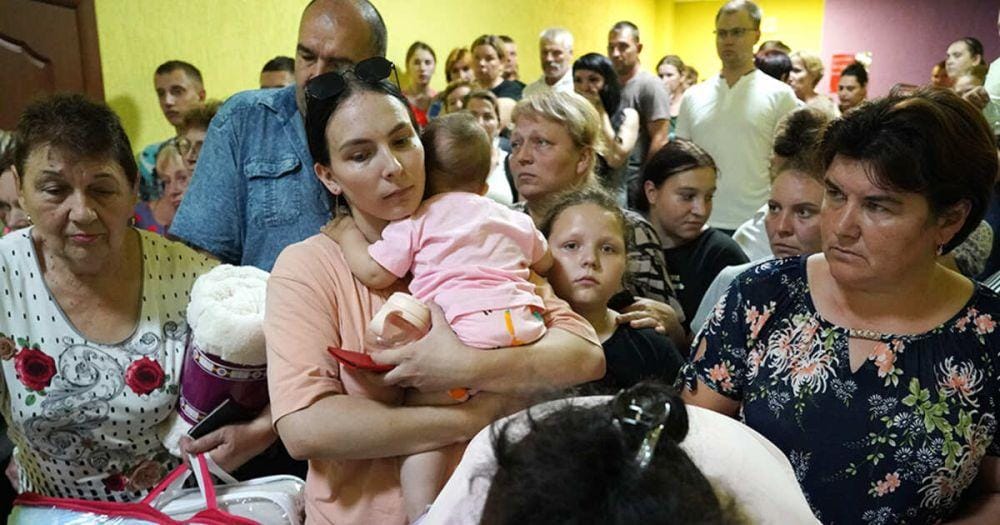 Эвакуация своими силами, «сертификаты помощи» от Ozon и бонусы «Спасибо» — какую помощь получают жители Курской области  