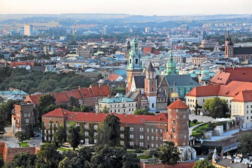 Польша закроет генконсульство России в Кракове после обвинений в адрес российских спецслужб в поджоге ТЦ