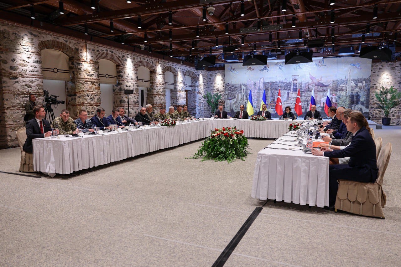 Угрозы Москвы, «оторванные от реальности» требования, обмен пленными. Итоги встречи Украины и России в Стамбуле