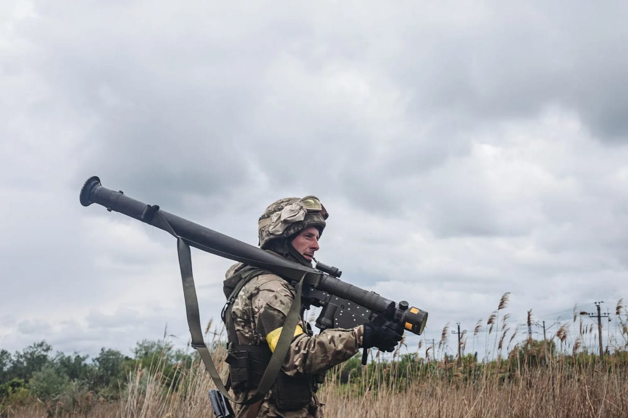 Bloomberg: В ЕС обсуждают сделку с Трампом, по которой планируется закупать оружие у США и передавать его Украине