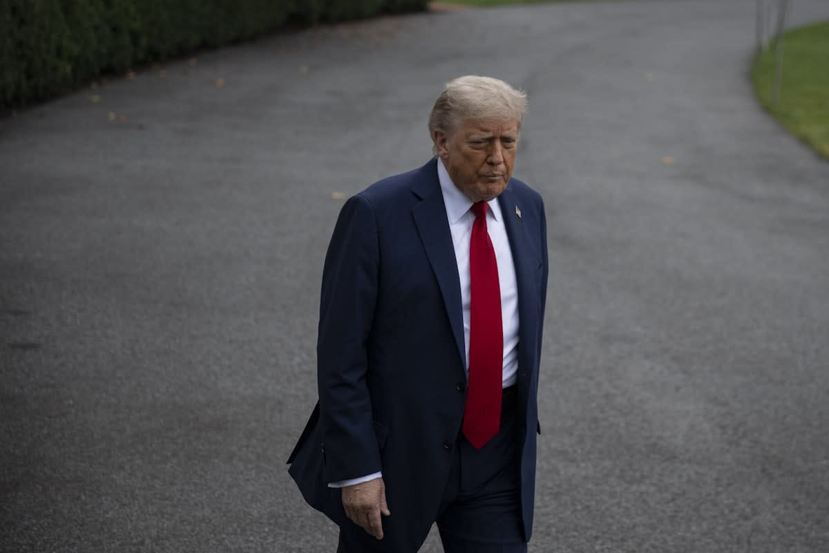 Трамп рассматривает идею присоединиться к ударам Израиля по Ирану, однако окончательного решения пока нет — СМИ