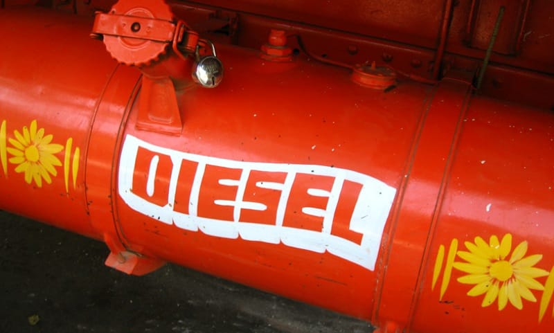 Индия стала крупнейшим поставщиком дизельного топлива в Украину. Ранее США потребовали от Индии прекратить покупать нефть в России