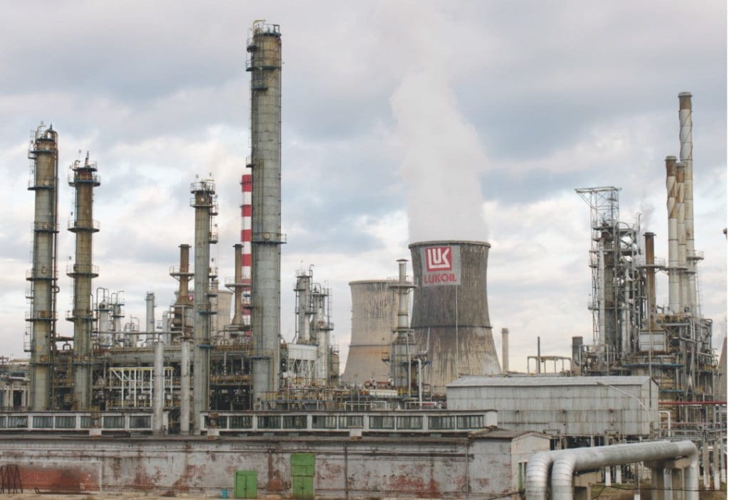 Президент Румынии допустил временную передачу НПЗ «Лукойл» под контроль государства