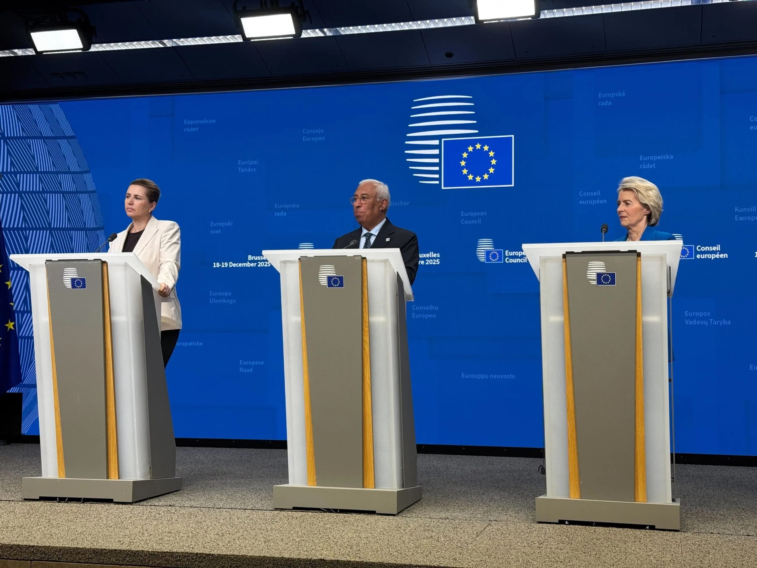 В ЕС договорились предоставить Украине €90 млрд из средств его стран, но не смогли прийти к консенсусу по конфискации российских активов