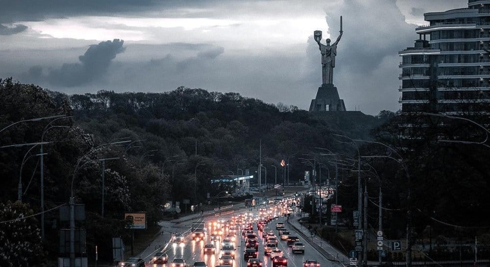 Фицо и Орбан начали угрожать Украине отключением электроэнергии