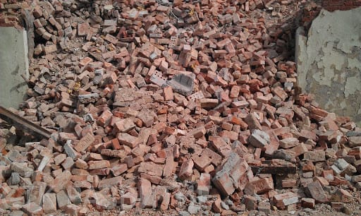 В жилом доме в Ярославле произошел взрыв газа, обрушились несколько этажей