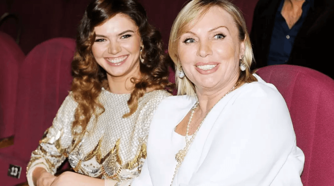 Мать Алины Кабаевой владеет квартирой в элитном доме в центре Москвы за 600 млн рублей — «Собеседник»