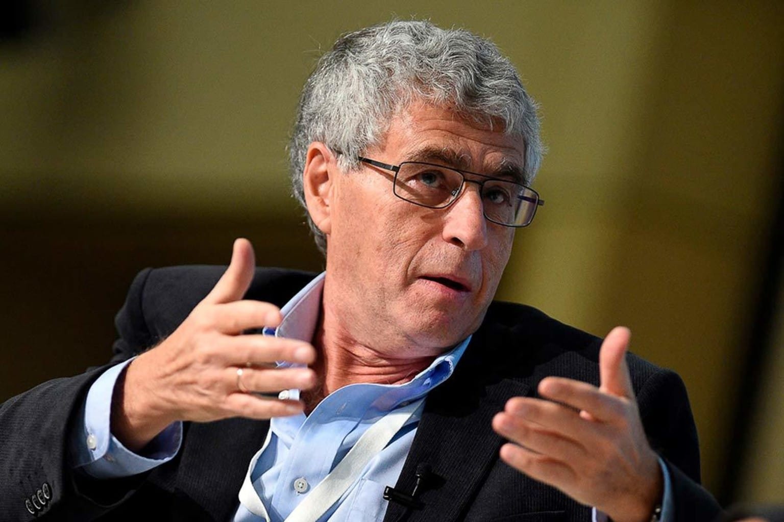 В Москве по делу о неуведомлении о двойном гражданстве задержали и допросили политика Леонида Гозмана