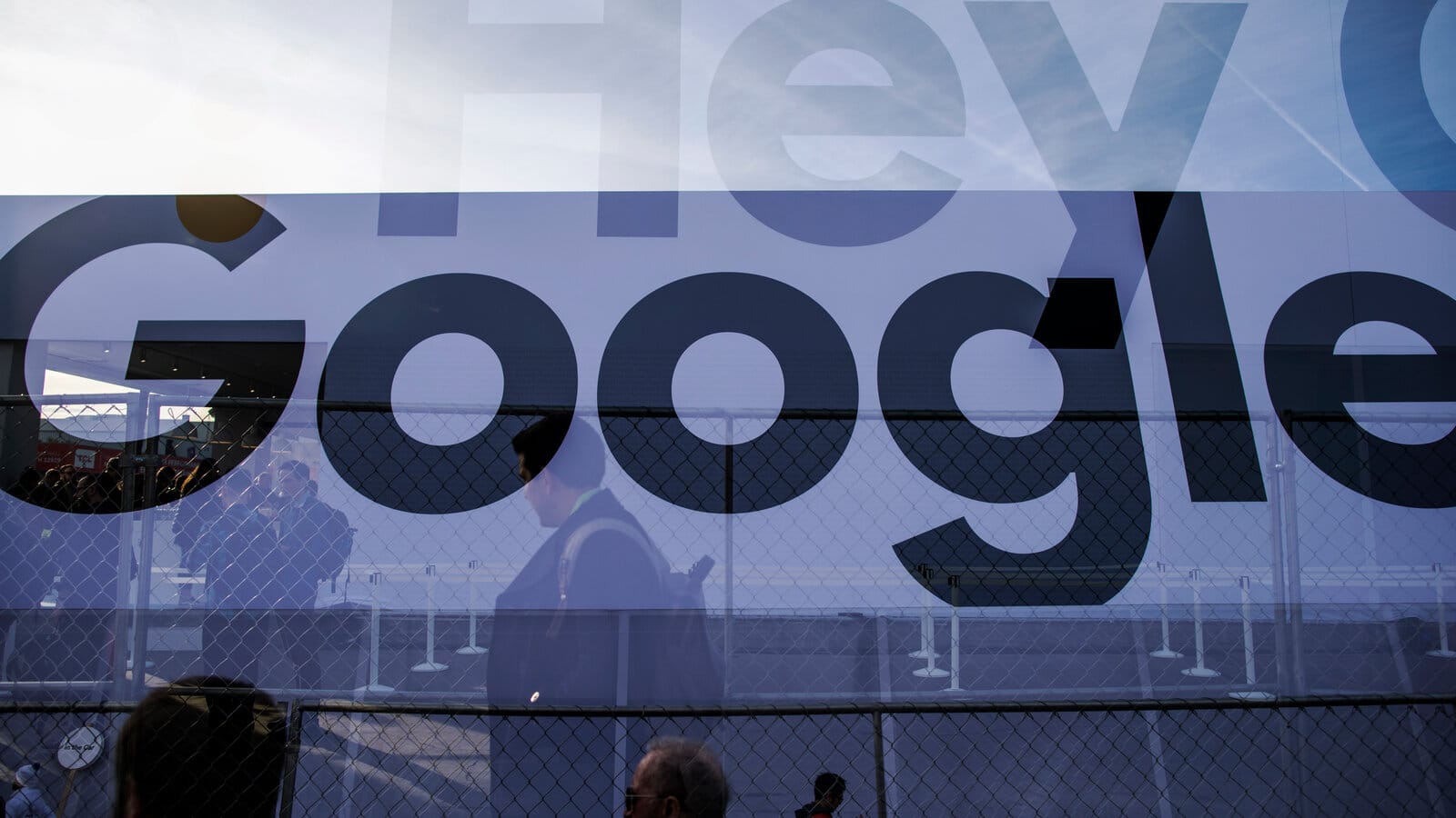 ФАС оштрафовала Google на 2 млрд рублей за блокировку аккаунтов на YouTube