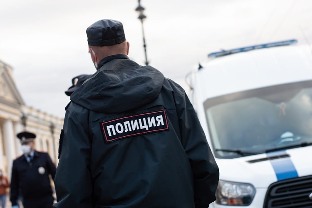 К псковскому депутату «Яблока» и участникам движения «Голос» пришли с обысками по делу о «дискредитации» армии