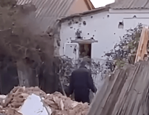 В Крыму случайно выстрелили из танка по дому, пострадал ребенок. Пропагандисты писали, что «разорвалась ракета» или «сбит беспилотник»