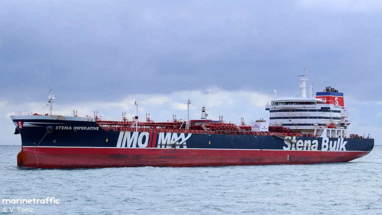 Танкер под американским флагом был атакован в порту Бахрейна — Reuters