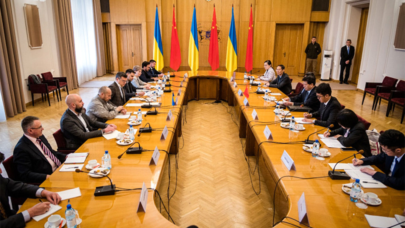 Визит китайского посланника Ли Хуэя в Украину