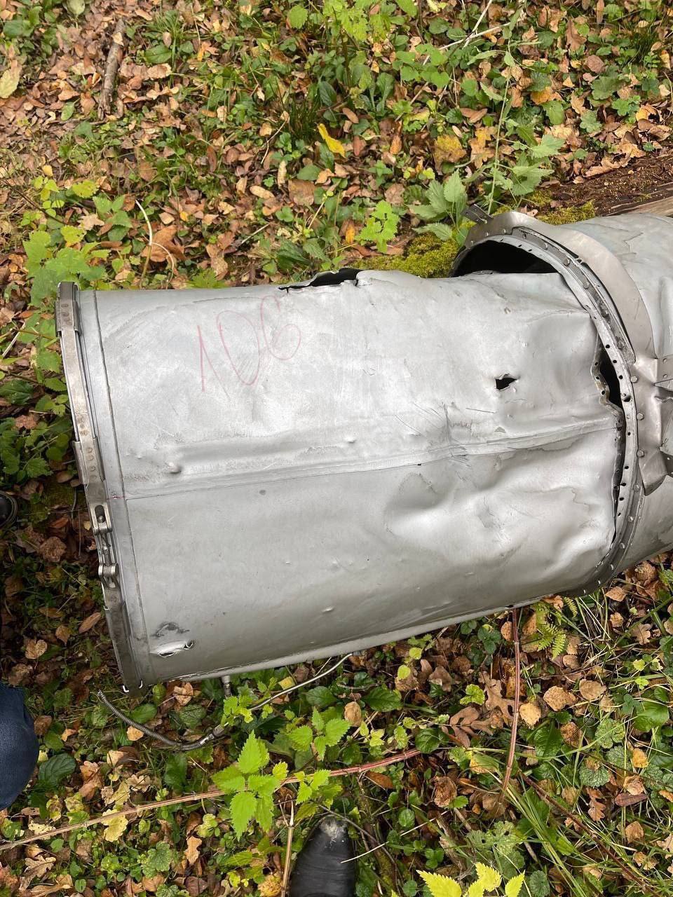 Обломки сбитой над территорией России дальнобойной ракеты «Фламінго»