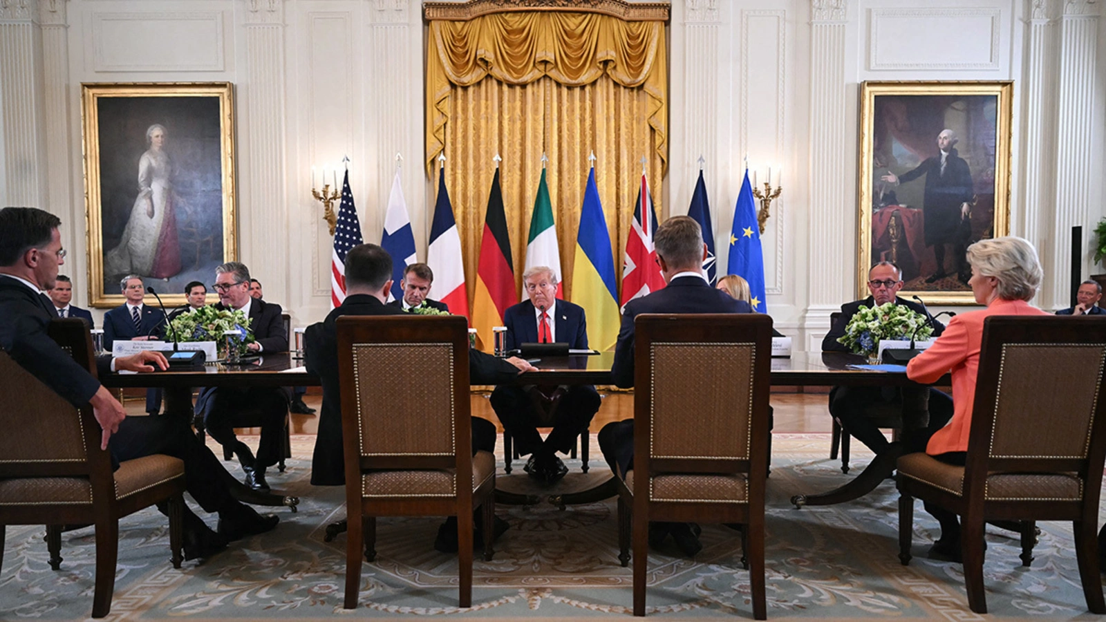 Владимир Зеленский, Дональд Трамп и европейские лидеры на встрече в Белом доме, 18 августа 2025. Фото: AFP 