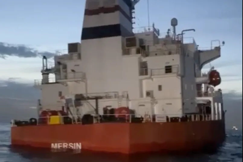 Танкер Mersin тонет у берегов Сенегала, 27 ноября. Фото: Istanbul Haber Ajansi